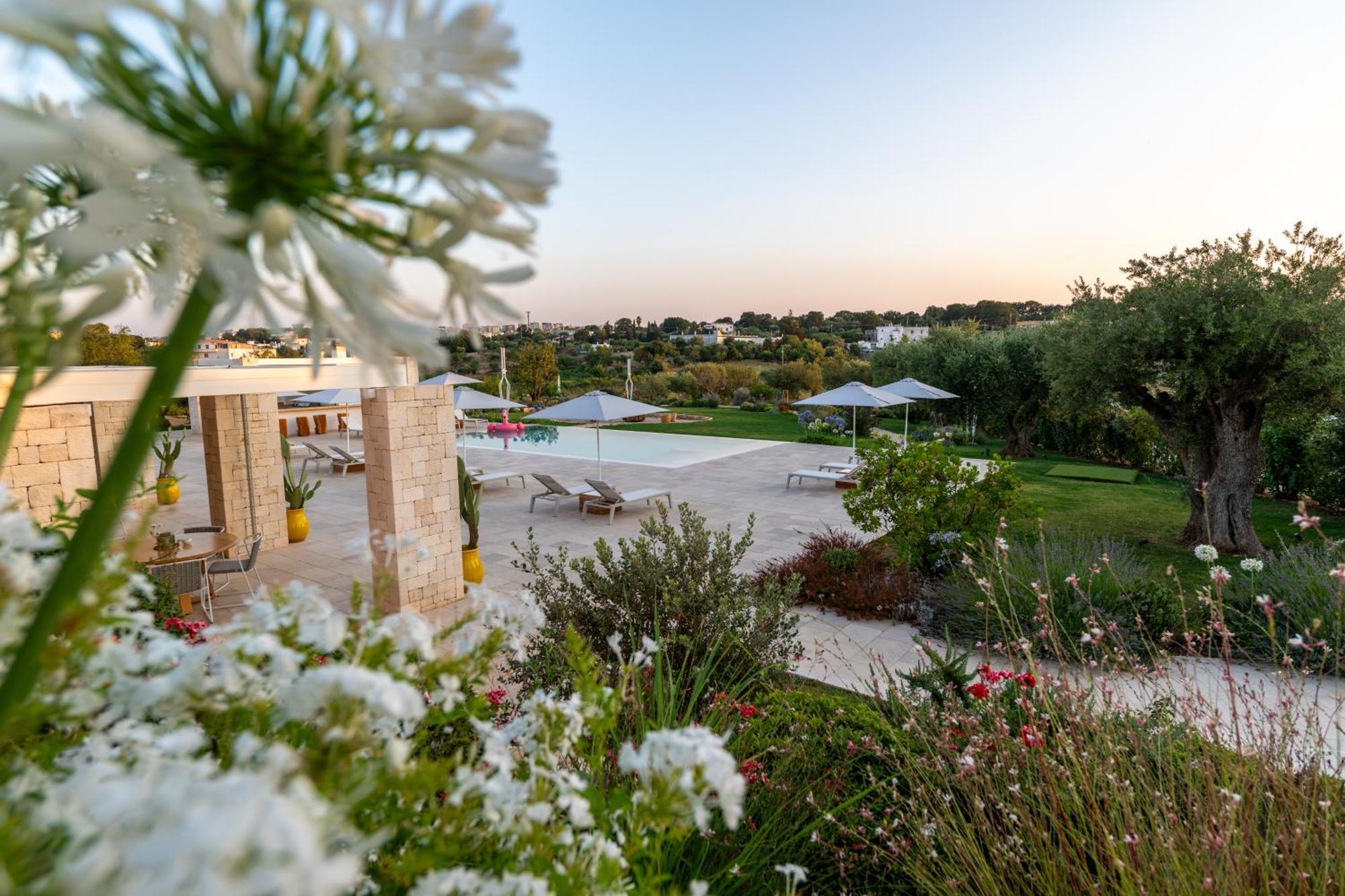 Essenza Relais Contemporaneo Bed & Breakfast Cisternino Exterior foto