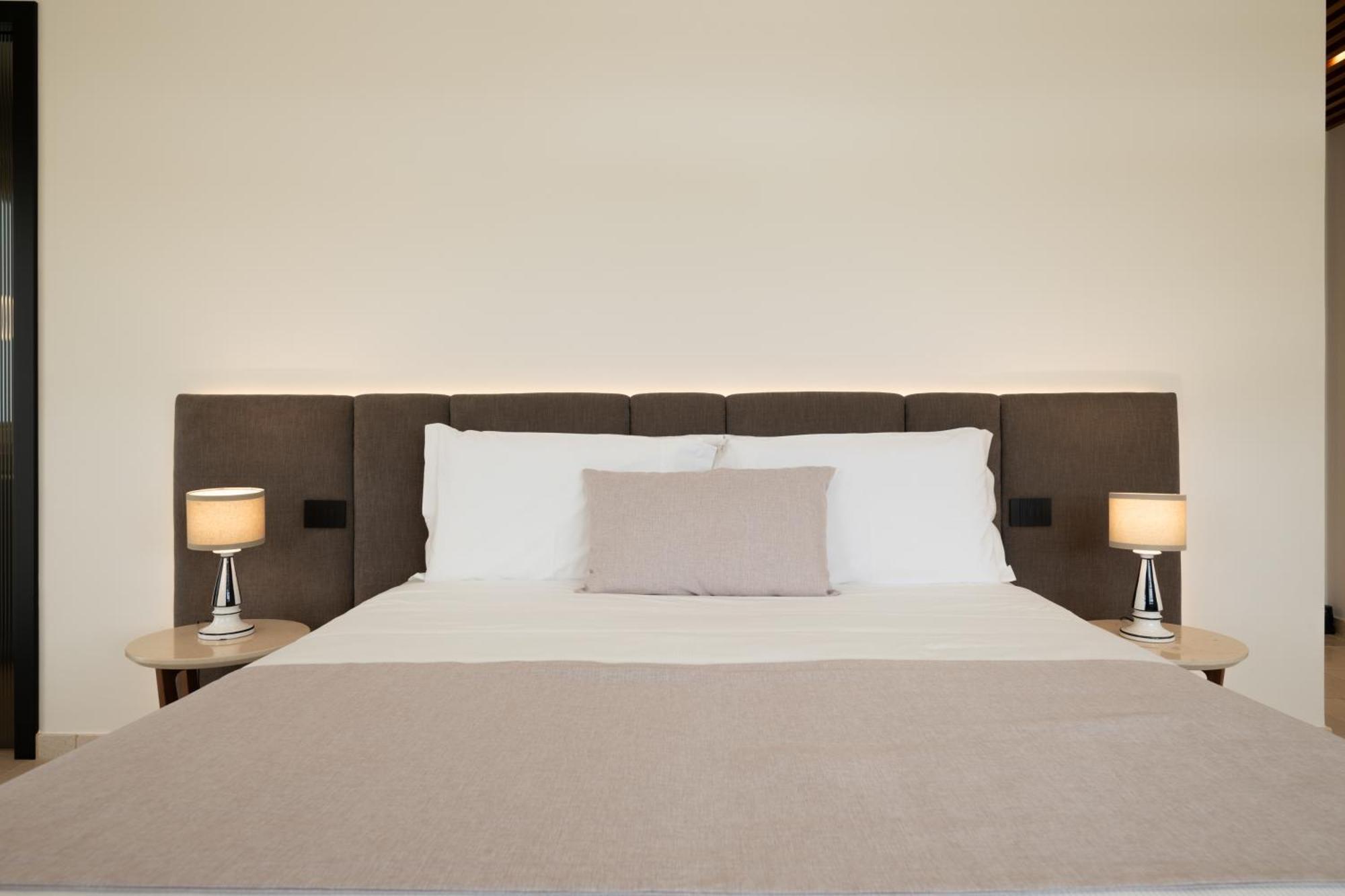 Essenza Relais Contemporaneo Bed & Breakfast Cisternino Exterior foto