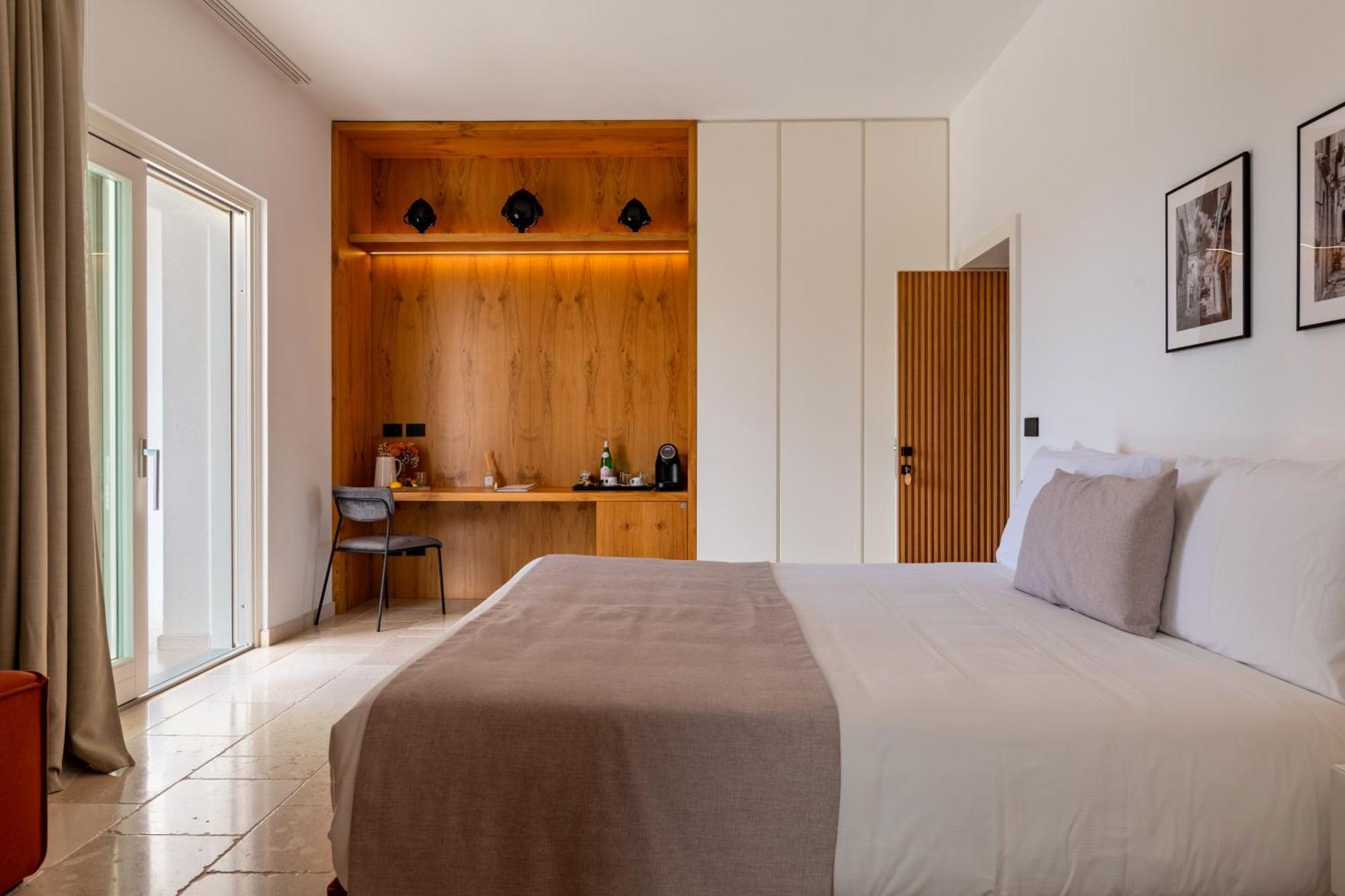 Essenza Relais Contemporaneo Bed & Breakfast Cisternino Exterior foto