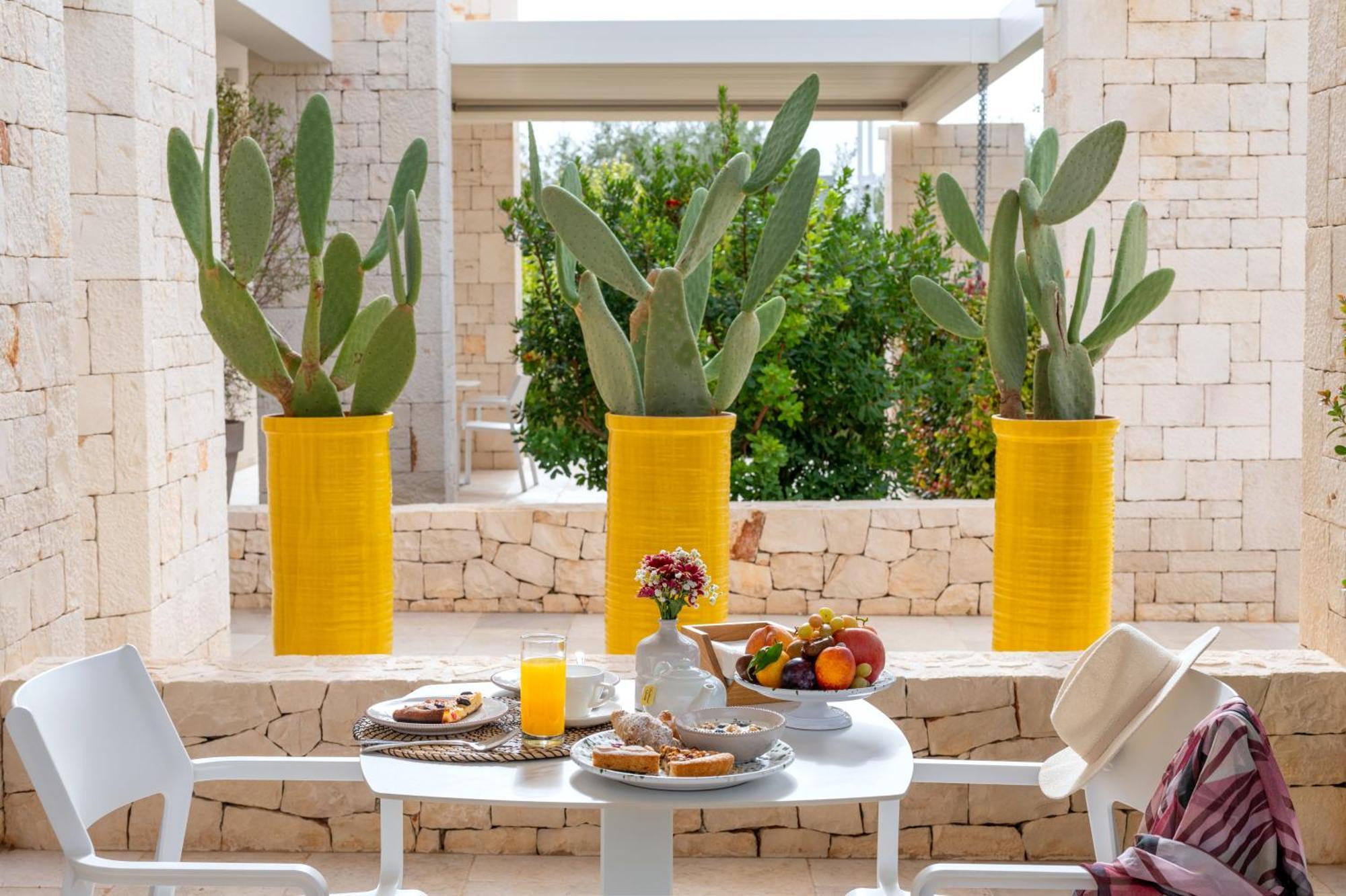 Essenza Relais Contemporaneo Bed & Breakfast Cisternino Exterior foto